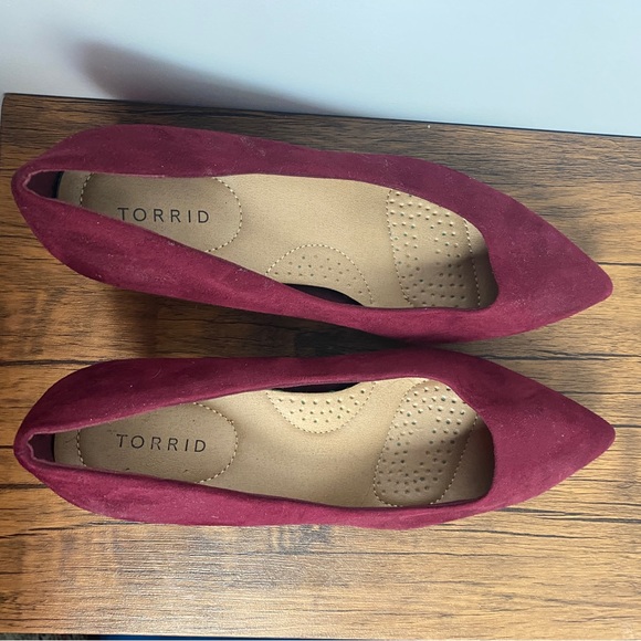 [WIDE WIDTH] Burgundy Kitten Heels - Picture 2 of 3